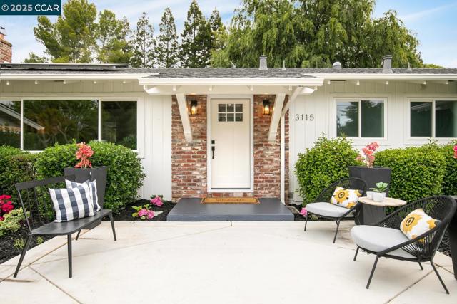 3115 Ebano Dr, Walnut Creek CA: https://media.crmls.org/mediaz/2cbc2088-5279-4646-9330-caeaac765717.jpg