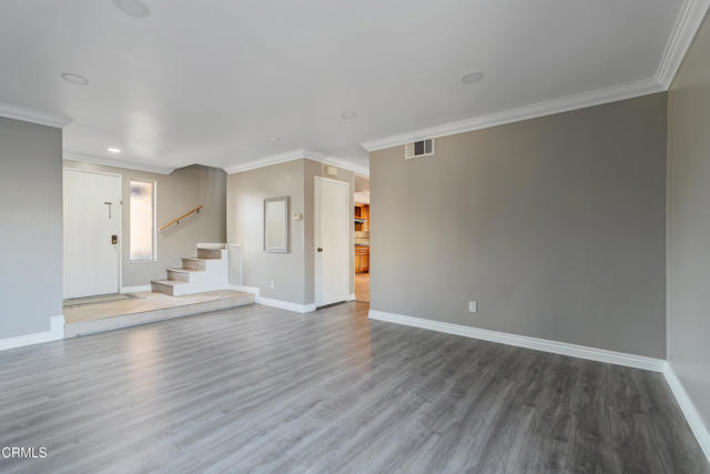 Detail Gallery Image 6 of 32 For 425 E Brookport St, Covina,  CA 91722 - 3 Beds | 3 Baths