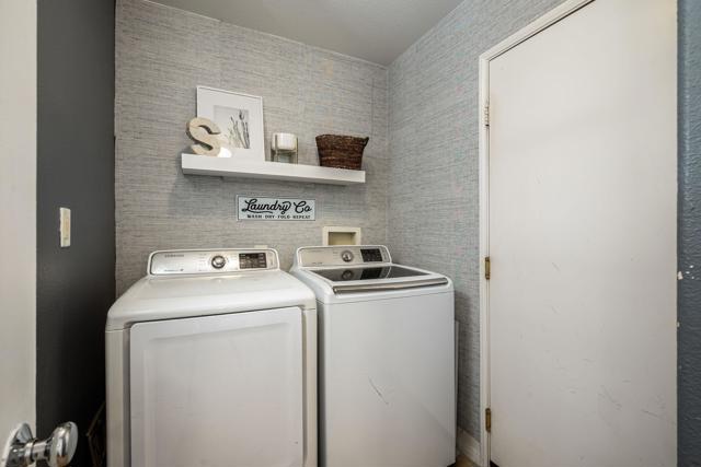 37590 Severn Place, Indio CA: https://media.crmls.org/mediaz/2cbca1fb-47e2-4793-b0f5-535711bd8da8.jpg