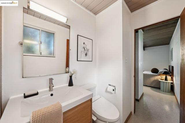 4020 Salem ST, Concord CA: https://media.crmls.org/mediaz/2cbcd145-8518-4fd2-bf59-8d7feeecce92.jpg