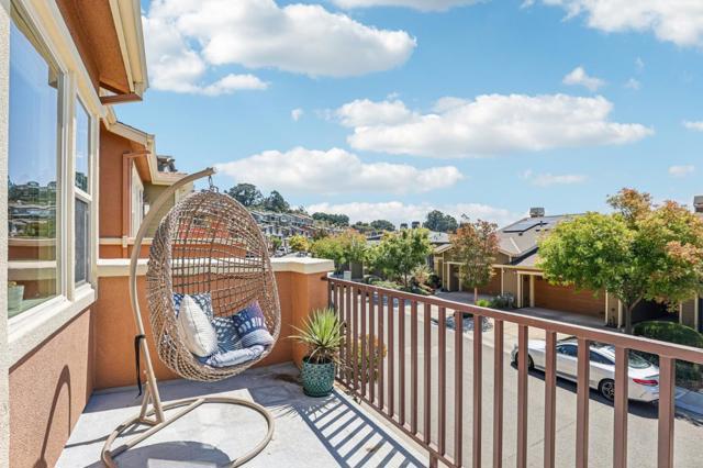 6264 Rocky Point Court, Oakland CA: https://media.crmls.org/mediaz/2cbd1ce6-009a-4f71-b2ac-8a8a44578ad2.jpg