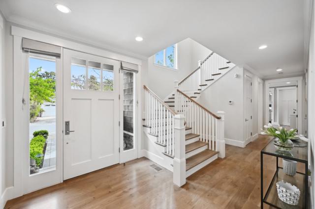 Image 2 of 33 For 318 Oakwood Boulevard