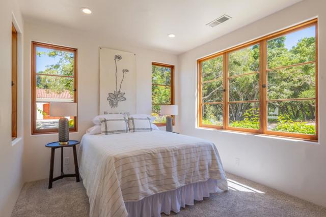 11725 Camino Escondido Road, Carmel Valley CA: https://media.crmls.org/mediaz/2cbe02e9-84fd-47bf-8450-da884c109c83.jpg