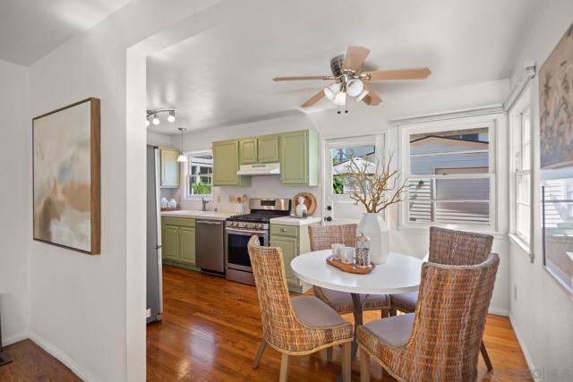 241 243 F Avenue, Coronado CA: https://media.crmls.org/mediaz/2cbe0f80-1f39-4b66-9917-1d90aa17b6a4.jpg