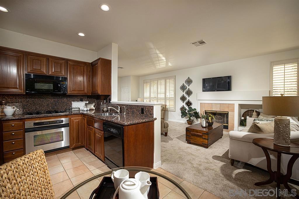 5572 Renaissance Ave. - photo 2