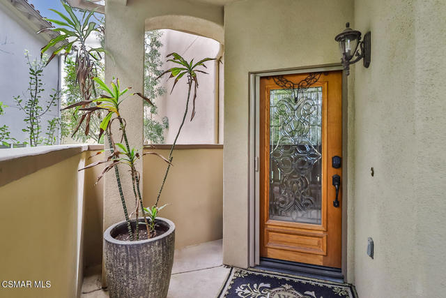 963 Corte Augusta, Camarillo CA: https://media.crmls.org/mediaz/2cbe953c-4e34-47f1-a7b5-3972fe40a6b1.jpg