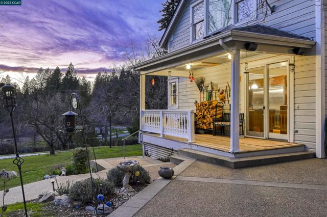 11417 Red Dog Rd, Nevada City CA: https://media.crmls.org/mediaz/2cbea740-425e-4c1b-b51b-6d82458402ee.jpg