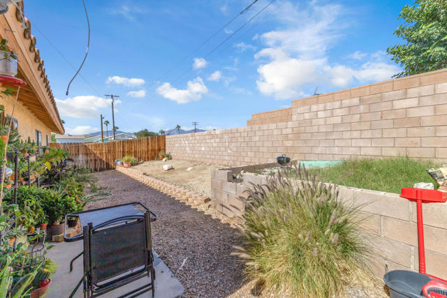 66550 San Diego Dr Drive, Desert Hot Springs CA: https://media.crmls.org/mediaz/2cbeaede-9577-421b-ad3d-c59d63dac907.jpg