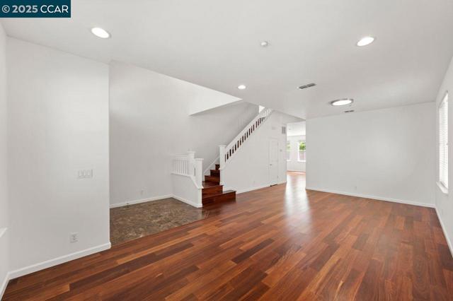 35970 Green Street, Union City CA: https://media.crmls.org/mediaz/2cbed30b-1611-4419-8404-a52c67aa24de.jpg