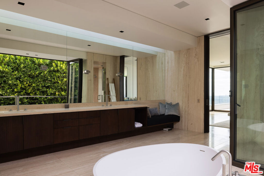 MLS #25597515 image #23