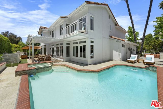 22248 Cairnloch Street, Calabasas CA: https://media.crmls.org/mediaz/2cbf30c5-a487-45f1-80b6-ab091c012de4.jpg