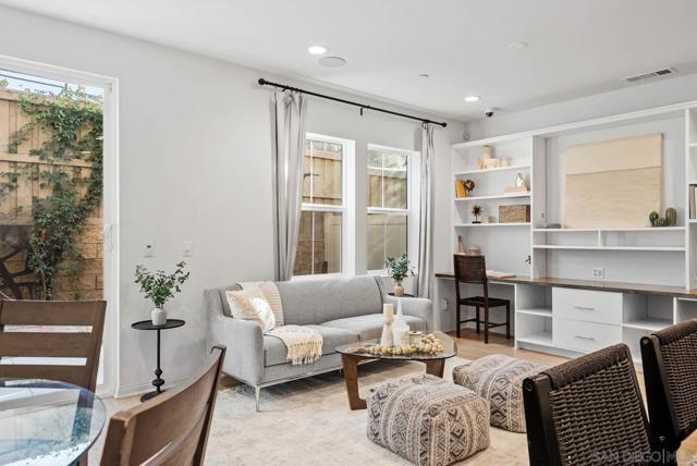 3135 Linwood St, Vista CA: https://media.crmls.org/mediaz/2cbf6d99-f990-4a49-bba7-5b14c7562a56.jpg