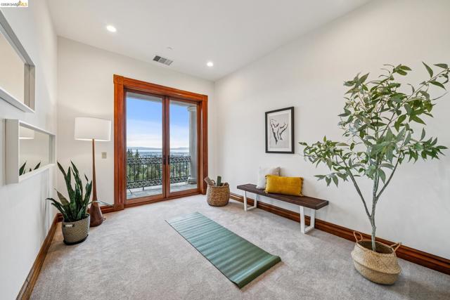 Image 39 of 60 For 33 Somerset Rd