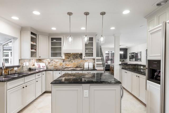 707 Matadero Avenue, Palo Alto CA: https://media.crmls.org/mediaz/2cc02c98-6cac-4b91-9d94-a9033f65a015.jpg