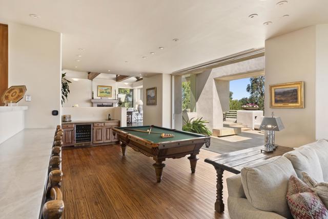 17037 El Mirador, Rancho Santa Fe CA: https://media.crmls.org/mediaz/2cc0b969-6e56-4bd6-9843-9ce986aee32c.jpg