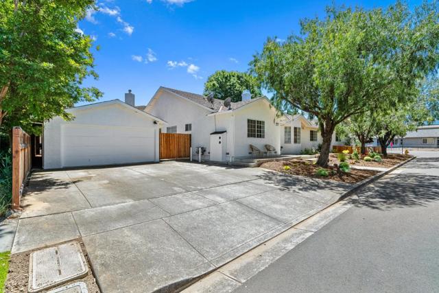 20730 Dunbar Drive, Cupertino CA: https://media.crmls.org/mediaz/2cc1bd47-be27-43df-a759-067a56ec96a0.jpg