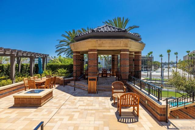 500 W Harbor Drive, San Diego CA: https://media.crmls.org/mediaz/2cc24c24-6dbe-49b9-b3d1-94db328eb3d5.jpg