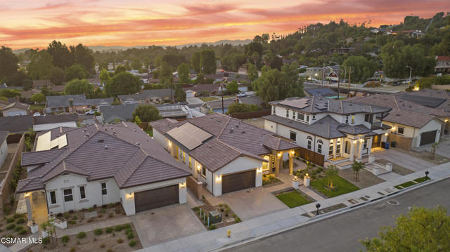 339 Toyon Court, Thousand Oaks CA: https://media.crmls.org/mediaz/2cc25c15-0981-4b0b-9506-3f8db9b16fa1.jpg