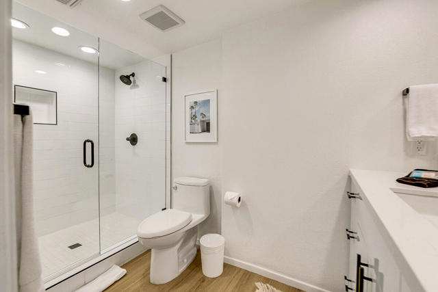 73879 Club Circle Dr, Palm Desert CA: https://media.crmls.org/mediaz/2cc38606-7cce-45b7-81f5-72240bb033b0.jpg