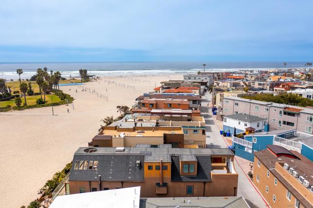 Image 14 of 52 For 2617 Ocean Front Walk