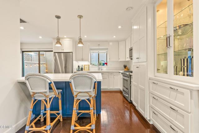 Detail Gallery Image 6 of 30 For 423 W Walnut St, Pasadena,  CA 91103 - 3 Beds | 2/1 Baths