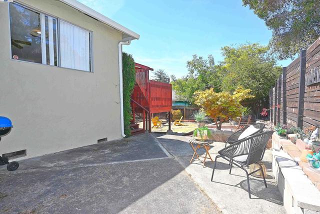 2081 Strang Ave, San Leandro CA: https://media.crmls.org/mediaz/2cc422ac-3d99-4585-9674-303055980dd5.jpg
