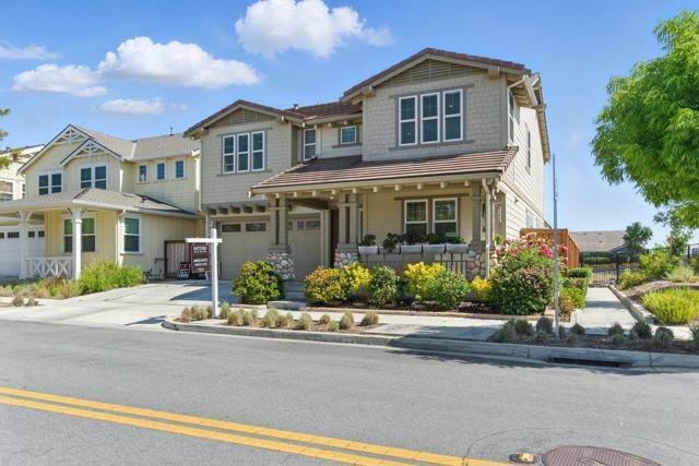 33831 Farmhouse Street, Fremont CA: https://media.crmls.org/mediaz/2cc44346-b811-4221-ad5c-1c740b06ac24.jpg