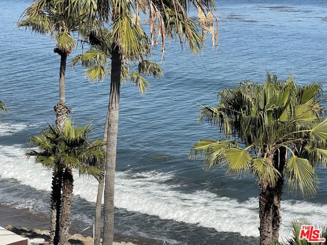 26668 Seagull Way, Malibu CA: https://media.crmls.org/mediaz/2cc46198-7482-4641-8961-7ac686bd0fb2.jpg