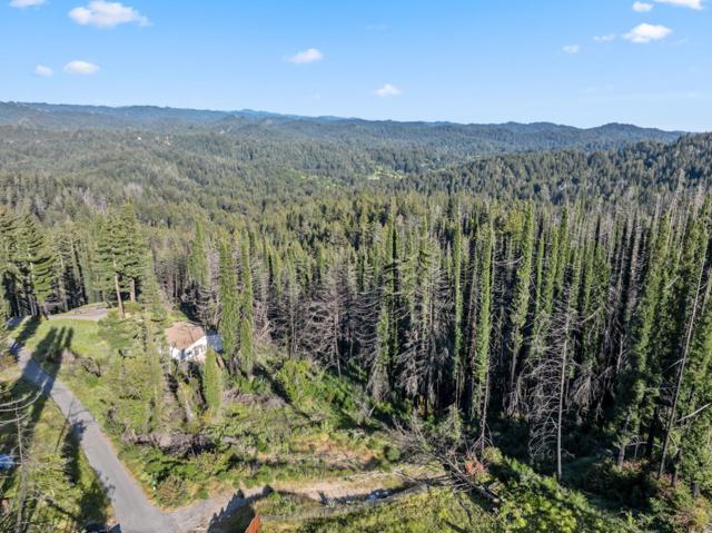 1410 Pinecrest Drive, Boulder Creek CA: https://media.crmls.org/mediaz/2cc4e670-9b6b-43ba-bb06-ea77559b054d.jpg