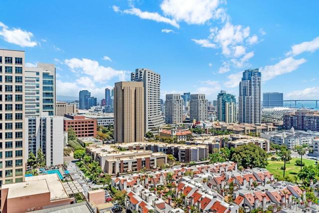 700 W E St, San Diego CA: https://media.crmls.org/mediaz/2cc5bf81-b471-4dde-92a5-5d5fc6b2a50b.jpg