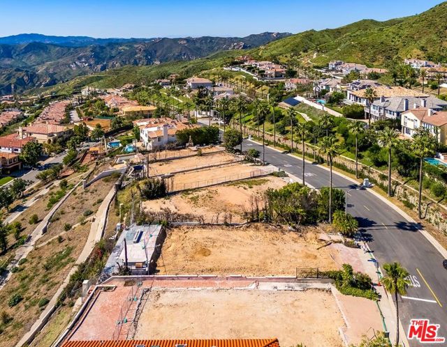 1648 Chastain, Pacific Palisades CA: https://media.crmls.org/mediaz/2cc5fd5e-5047-48de-aedb-85a499b39f1f.jpg