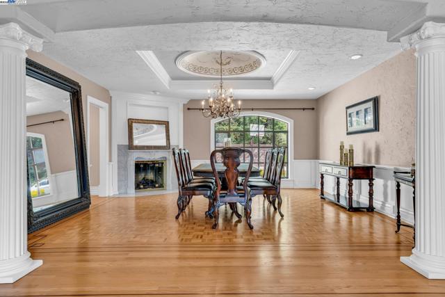 219 Valley Oaks Dr, Alamo CA: https://media.crmls.org/mediaz/2cc695e1-2328-43cf-b971-c2d240cfe3cc.jpg