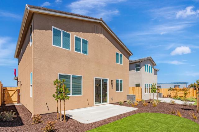 1143 Coyote Peak Way, Hollister CA: https://media.crmls.org/mediaz/2cc7b12a-a4c8-44f6-8289-dc6a782417b5.jpg