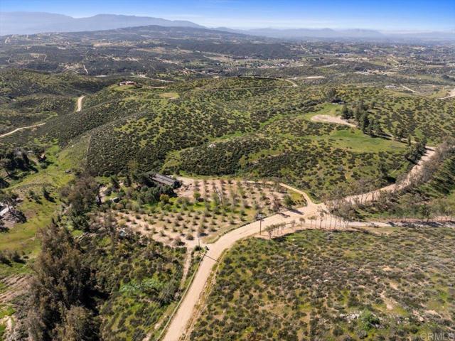 40707 Intrepid Rd, Hemet CA: https://media.crmls.org/mediaz/2cc815a2-9240-499d-b393-40ccaddf80f4.jpg