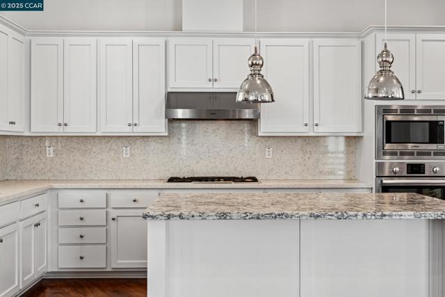 5826 Noba Rd, Dublin CA: https://media.crmls.org/mediaz/2cc8b0bf-34e2-437c-9444-91e7eafb6750.jpg