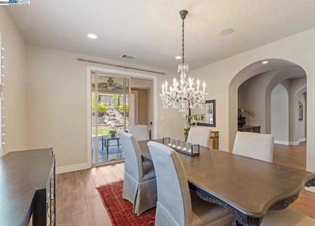 7563 Balmoral Way, San Ramon CA: https://media.crmls.org/mediaz/2cc8da93-ea6c-4186-9e96-a7ad4368a4c4.jpg