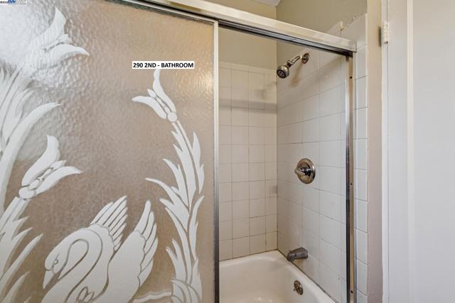290 2Nd Ave, San Leandro CA: https://media.crmls.org/mediaz/2cc90ab3-a787-40c8-b0b6-210966d89d41.jpg