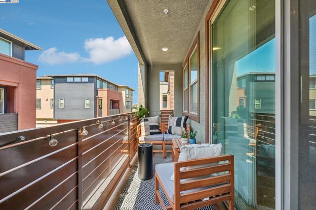 5860 Midnight Place, Dublin CA: https://media.crmls.org/mediaz/2cc9d513-ba44-4705-8c2f-16a34f838e06.jpg