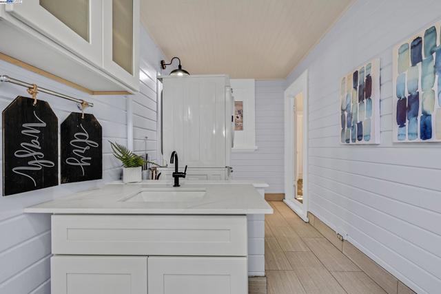 624 N 17Th St, San Jose CA: https://media.crmls.org/mediaz/2cca31fe-c890-4ffe-9096-5e9047982e3a.jpg