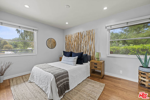 4650 Canoga Avenue, Woodland Hills CA: https://media.crmls.org/mediaz/2cca3a66-8654-4756-9d1a-c3df772ead1a.jpg