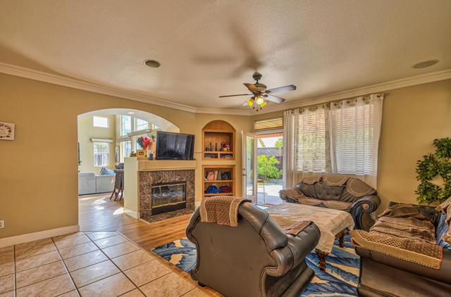 Image 14 of 35 For 9740 Linnet Court