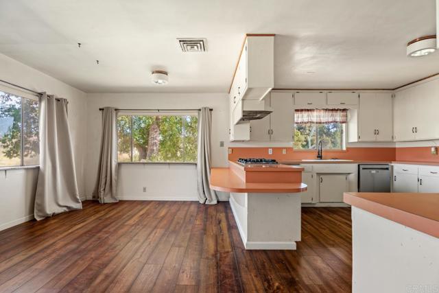 Detail Gallery Image 11 of 43 For 33805 Highway 94, Campo,  CA 91906 - 5 Beds | 3/2 Baths