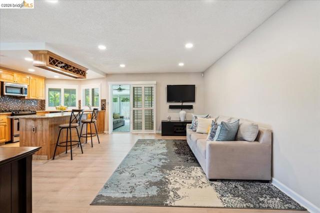 Image 21 of 56 For 14787 Oleander St