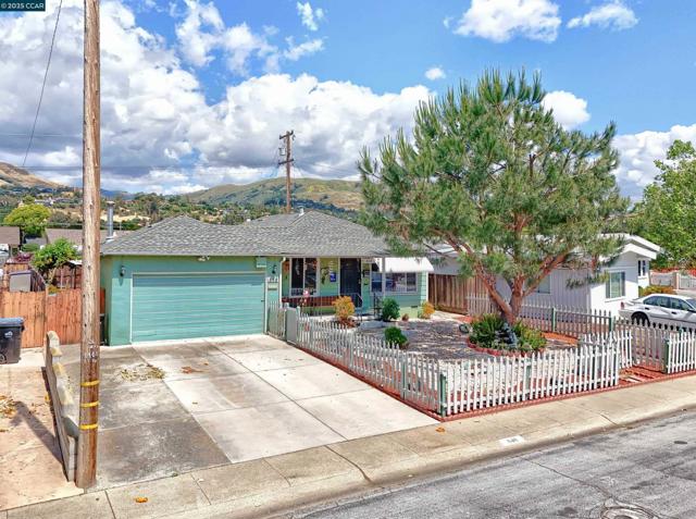 848 Linda Vista Street, San Jose CA: https://media.crmls.org/mediaz/2ccc5ad1-2e90-412c-a530-09ffbf7bee1b.jpg