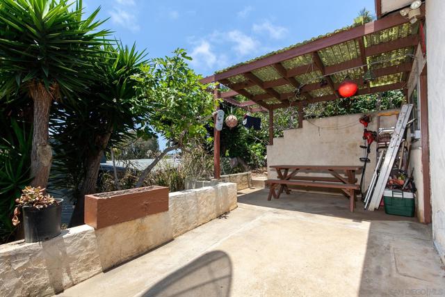 3428 Quimby St, San Diego CA: https://media.crmls.org/mediaz/2ccc66d5-d6ef-458f-a25a-930df30f2aef.jpg