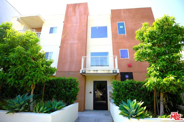 12132 Hart Street, North Hollywood CA: https://media.crmls.org/mediaz/2ccd4c92-2794-4099-b2ac-e37539b851bc.jpg