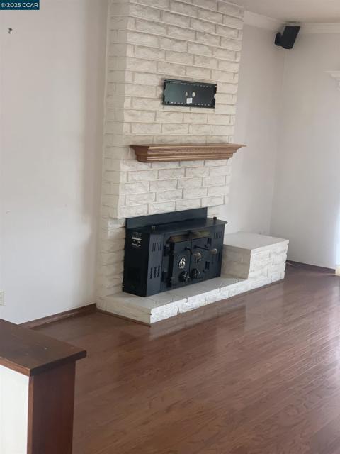 1766 Crescent Dr, Walnut Creek CA: https://media.crmls.org/mediaz/2ccd69e3-0ef6-4304-9ff6-b72aeaf57a1c.jpg