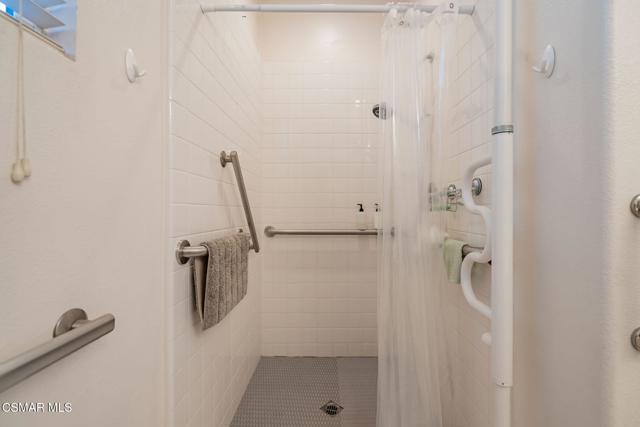 4260 Crabapple Court, Moorpark CA: https://media.crmls.org/mediaz/2ccda14b-d91f-4231-a657-cd42eab2a810.jpg