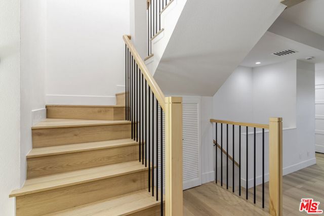 7550 Zombar Avenue, Van Nuys CA: https://media.crmls.org/mediaz/2ccda5fe-32b8-4d44-aa78-df80457dcc15.jpg