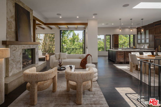 2444 Lyric Avenue, Los Angeles CA: https://media.crmls.org/mediaz/2ccdb4a7-591e-4af7-bb08-de5b1868f201.jpg